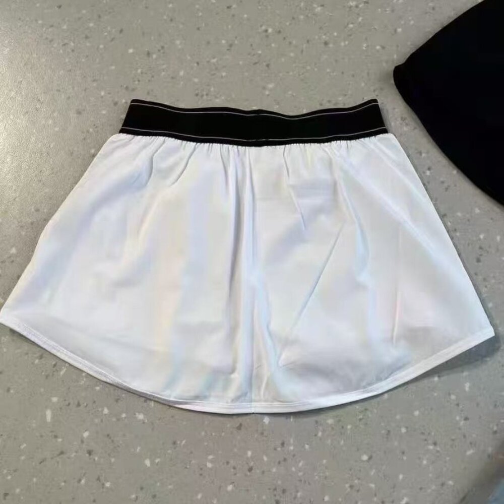 ALO Yoga White and Black Skirt - Picture 2 of 2
